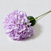 Lila — Hortensia artificial de tela con hojas — 61 cm